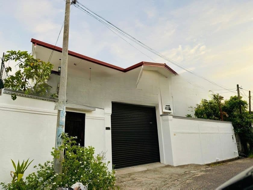 Spacious 4 Bedroom House for Sale – Pepiliyana,