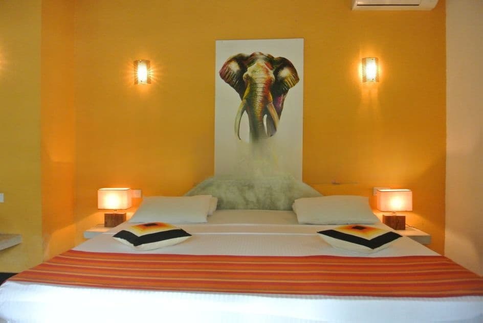 Dehiwala : 11 A/C BR Luxury Hotel for Rent