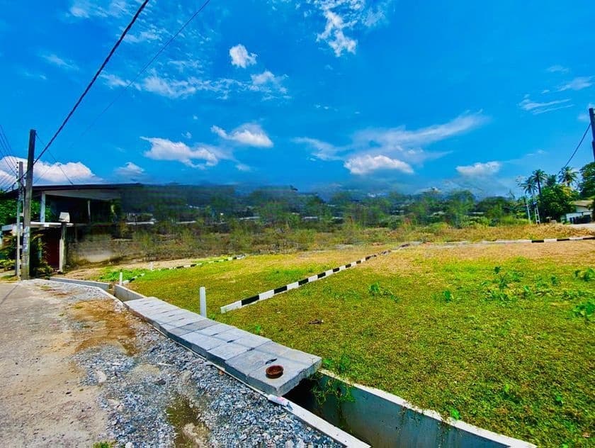 අතුරුගිරියෙන් 8.p නේවාසික බිම් කොටස් D29