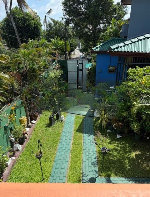 Nawala : 25 Perches Land with Liveable Two houses for sale
