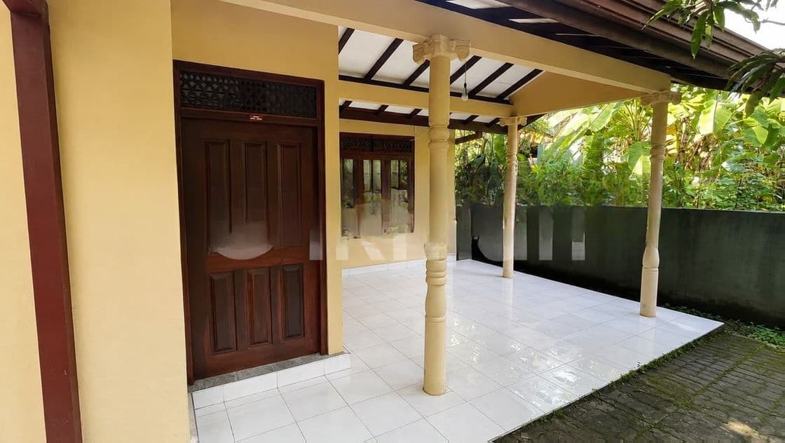 3 Bedroom House in Athurugiriya