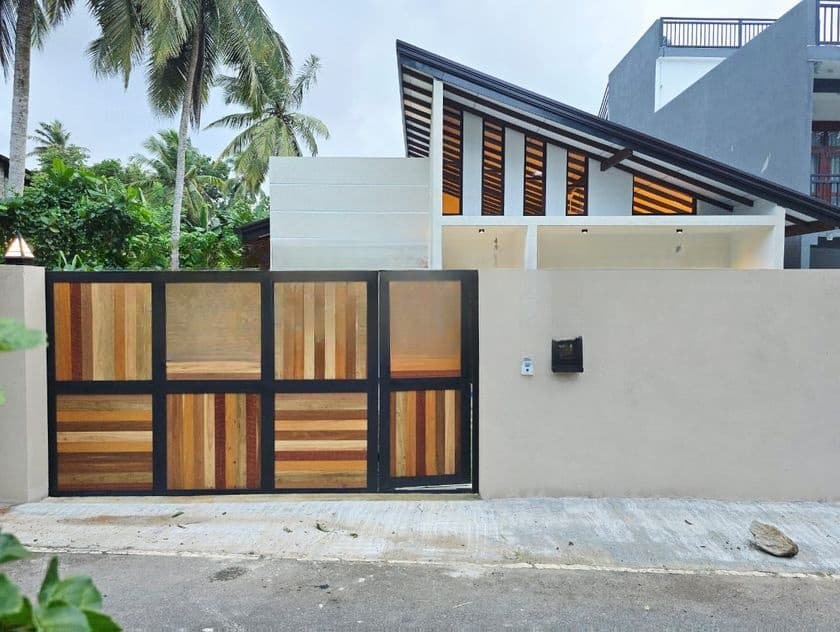 SUPAR BRAND NEW SINGLE HOUSE FOR SALE IN KAHATHUDUWA