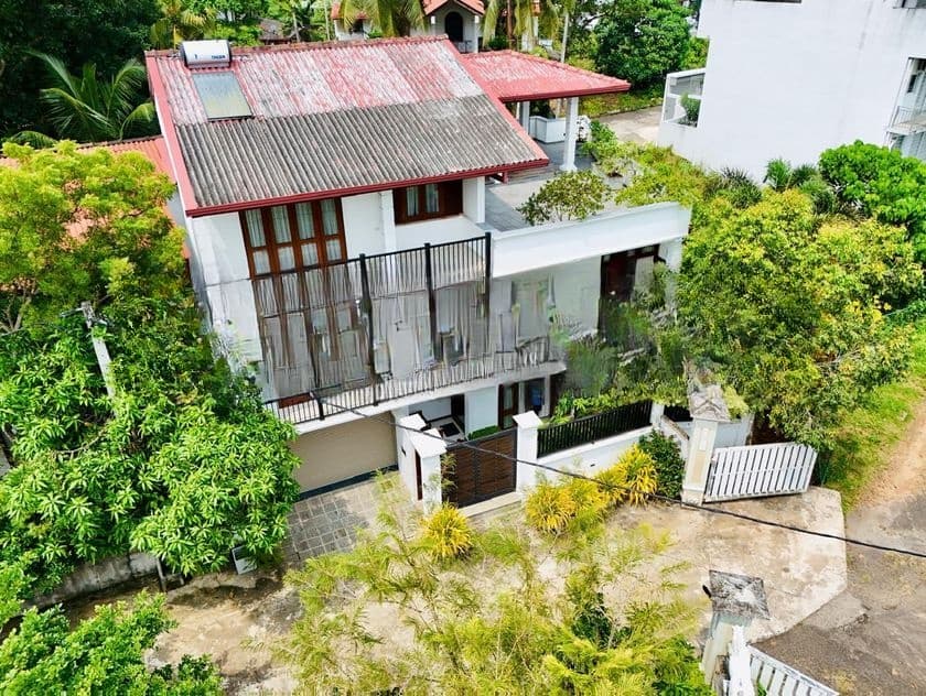Architecturally Designed Luxury 3-Story House for Sale in Akuregoda
