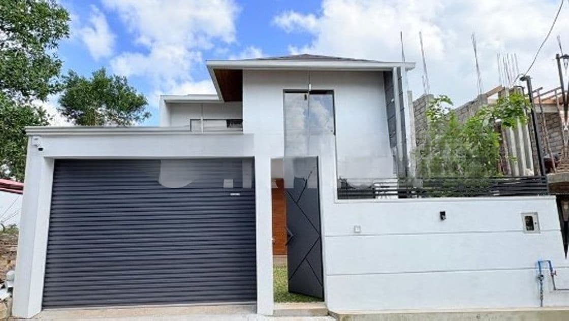 Beautiful Luxury House For Sale In Athurugiriya