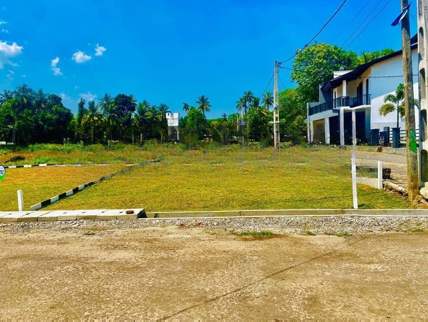 Athurugiriya Commercial Land for Sale C33