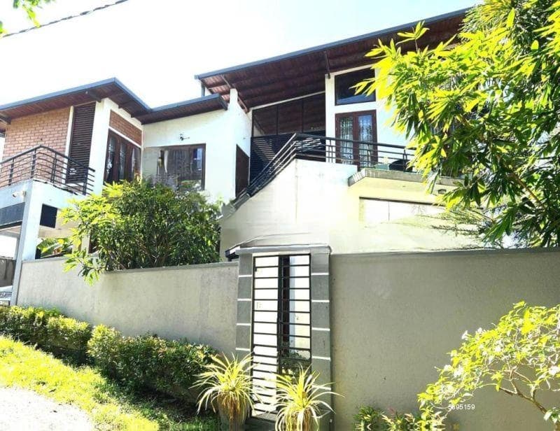 (PR1671)🏡✨ Architect-Designed Luxury Split-Level Home for Sale – Malabe Prime Address ✨🌿
