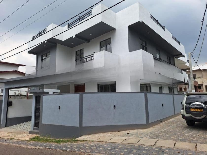 piliyandala modern luxury house for sale
