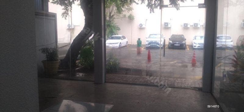 Prime, glass-front showroom space at Palawatta junction