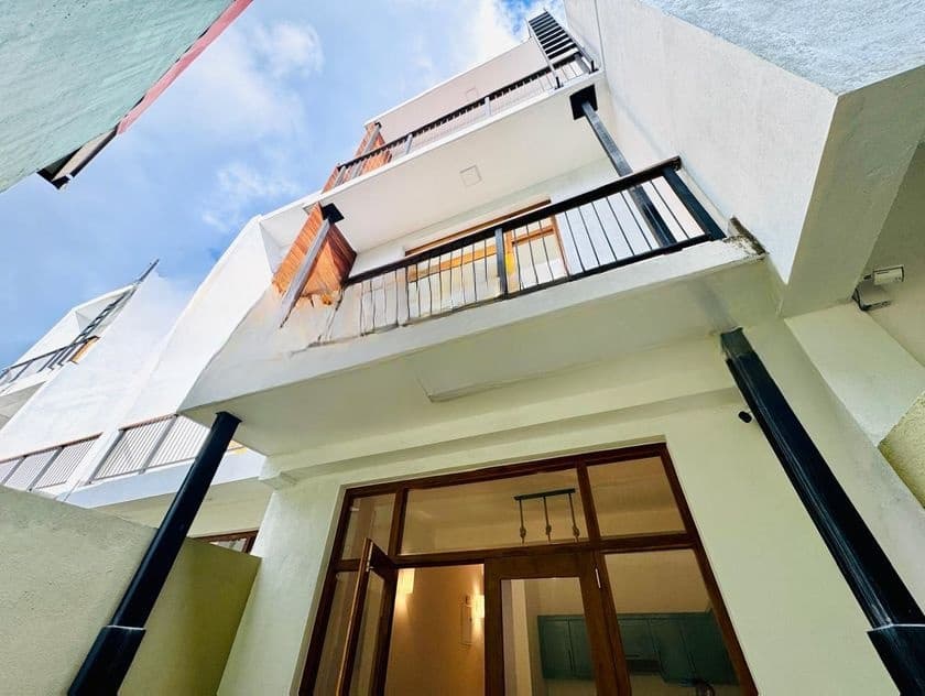 3-Story House for Sale in Nugegoda, Delkada