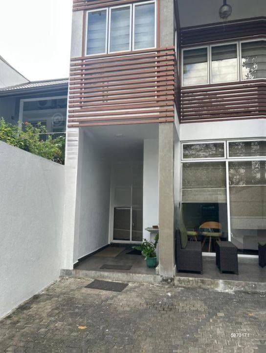 House for sale in Pelawatte