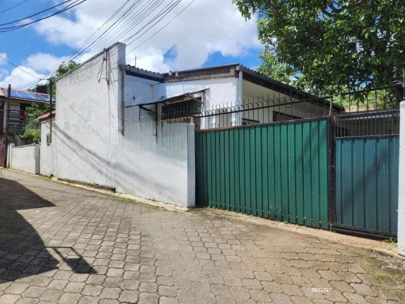 Prime 18-Perch Property with an Old House for Sale – Just 20 Metres from Nugegoda Court Complex