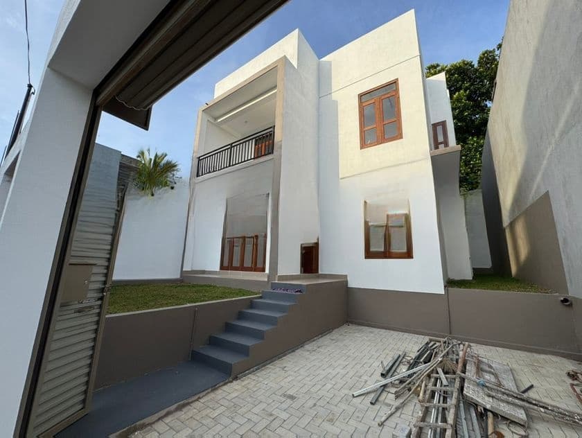 Beautiful Brand New 2 Story House for Sale in Piliyandala