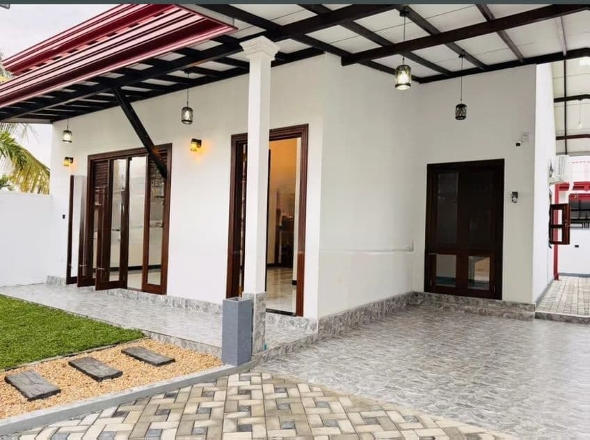 BRAND NEW SINGLE HOUSE FOR SALE IN HOMAGAMA KIRWATHTUDUWA