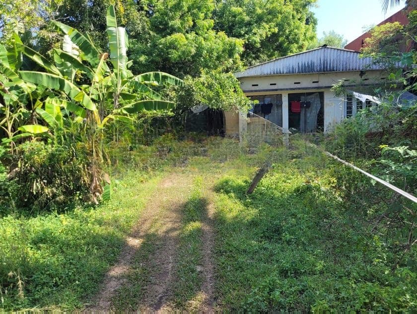 Land with House for sale in Maharagama