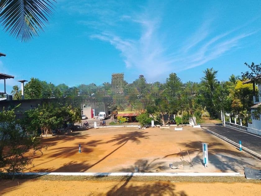 Land for Sale in Meepawala