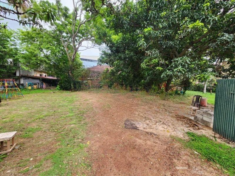 80 perch Property available for long term / short term lease On Nawala Road