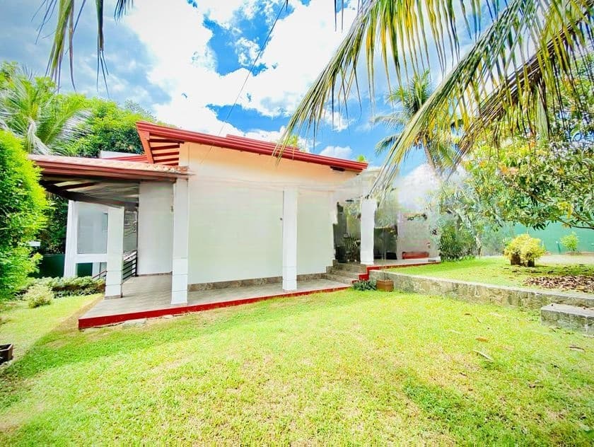 Spacious 3BR Single-Story House on 15.5 Perches for Sale – Athurugiriya