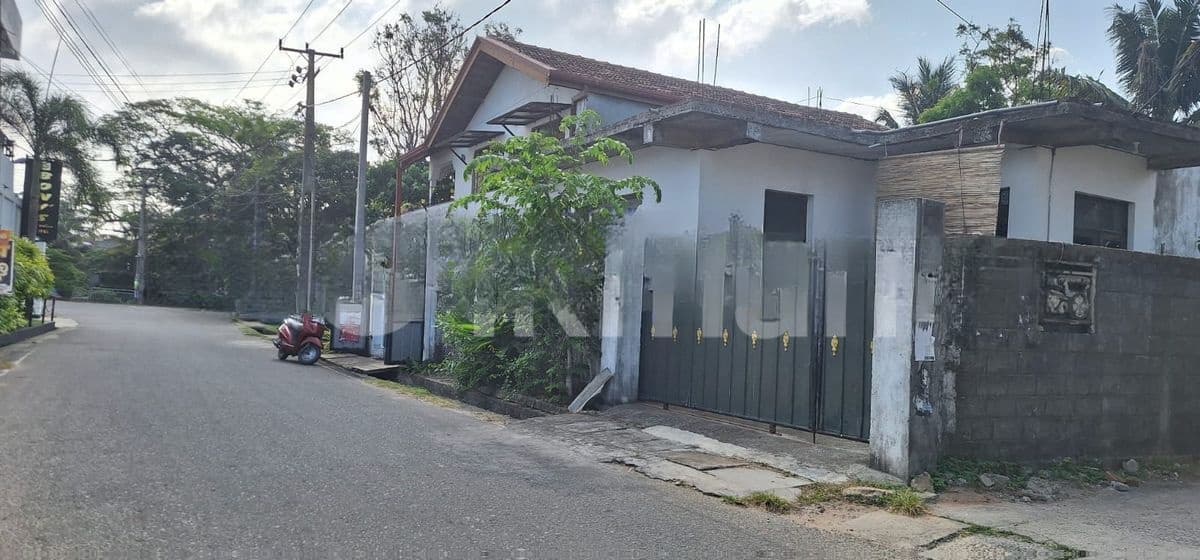 Negombo Anderson Road House for Sale