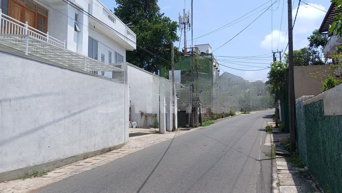 Land for Sale Garage Junction Maharagama