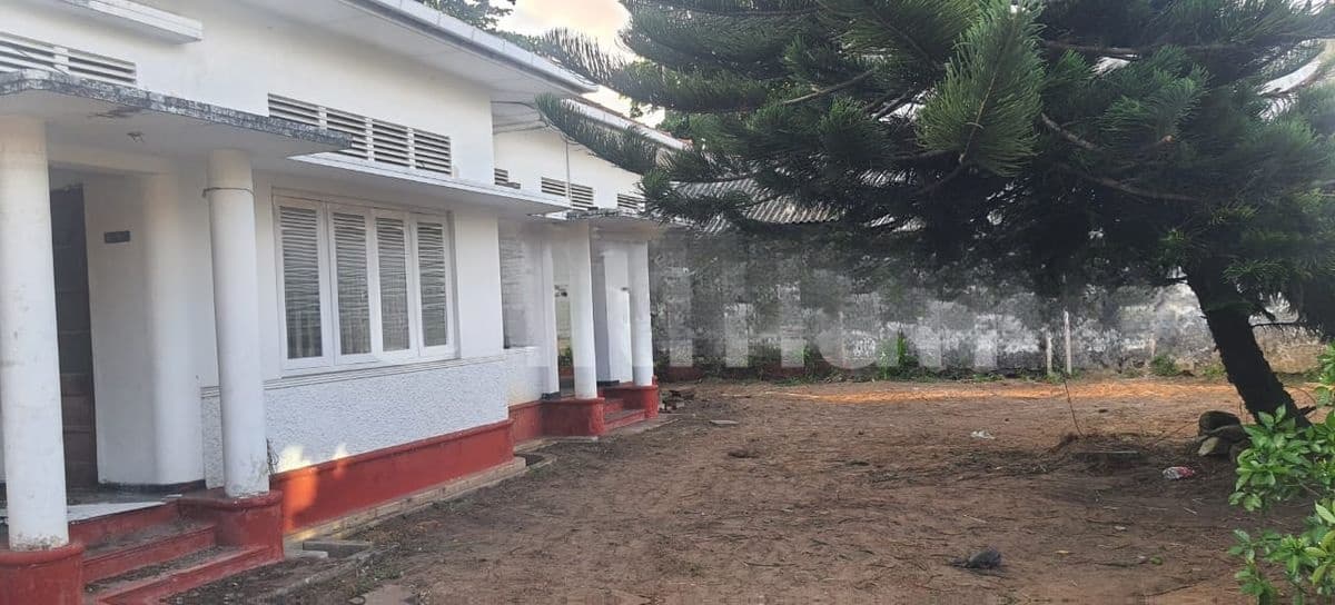 5BR HOUSE FOR LEASE ON COMMERCIAL PURPOSE - AT MAIN STREET, BALAPITIYA