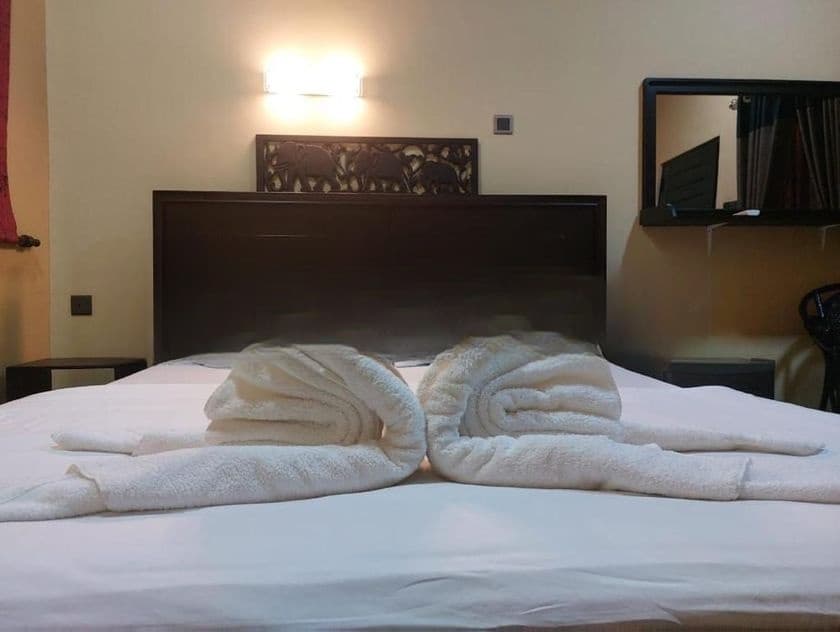HOTEL WITH BRAND NEW HOUSE FOR SALE NEGOMBO CHI2557