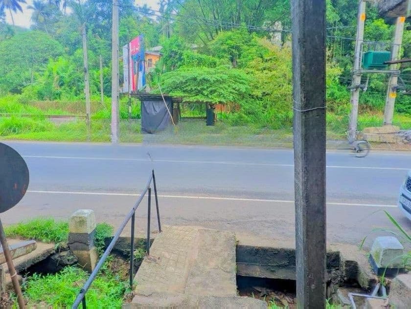 නුවර, ගෙලිඔය නගරයෙන් ගම්පල පාරට මුහුනලා නිවසක් / RU 15008