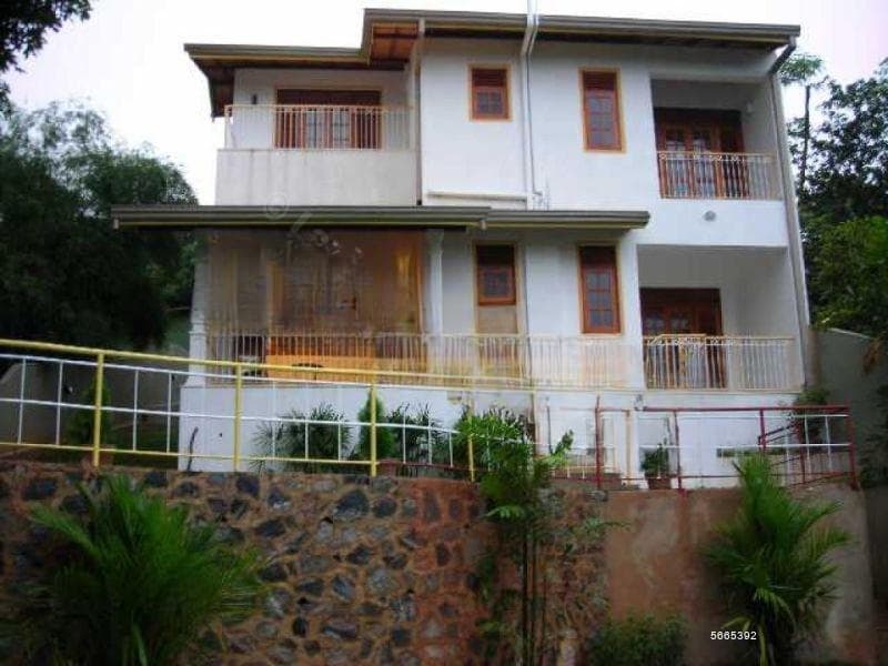 4BR House With Swimming Pool For Rent At Battaramulla (LH 3544)