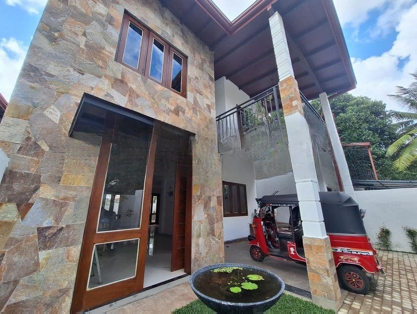 Thalawathugoda Luxury House for Sale