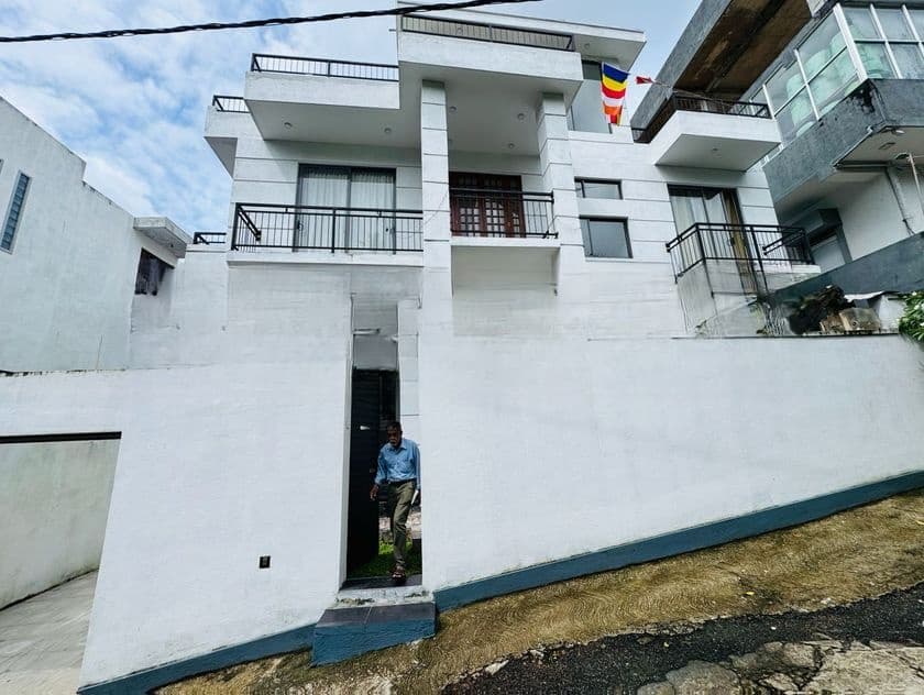 Two Story Modern Luxury House for Sale in Piliyandala