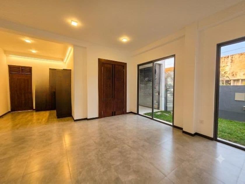 Brand New Mordern 3 Storied House in Batuwandara