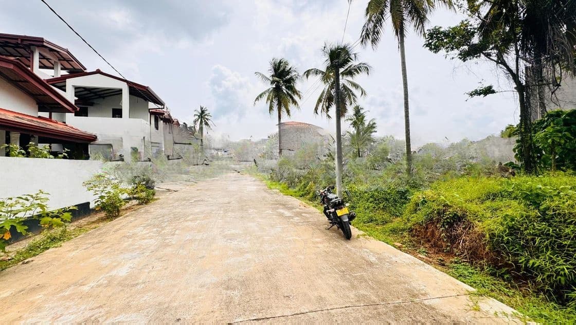 Prime Land in Kadawatha Excellent Residential