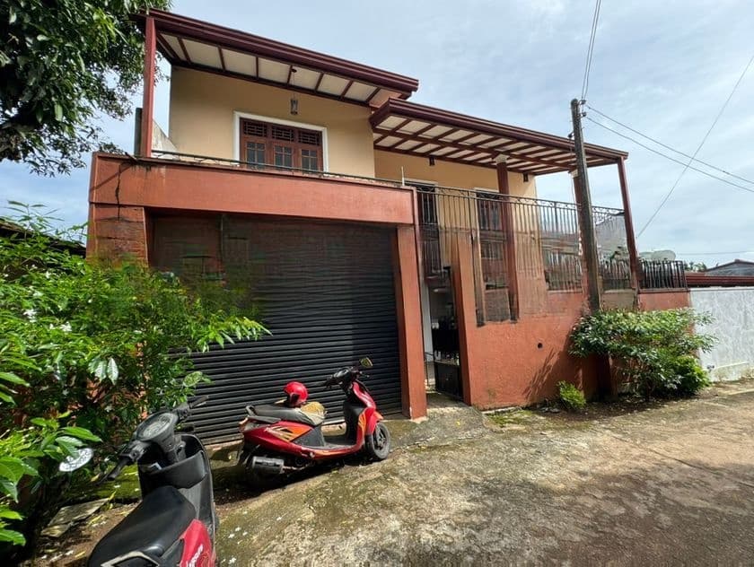 4 Bedroom 2 Storey House for Sale in Piliyandala