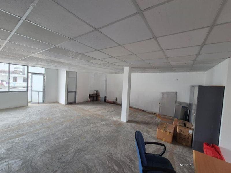 1100 SqFt Office Open Space in Commercial Building in Colombo 3