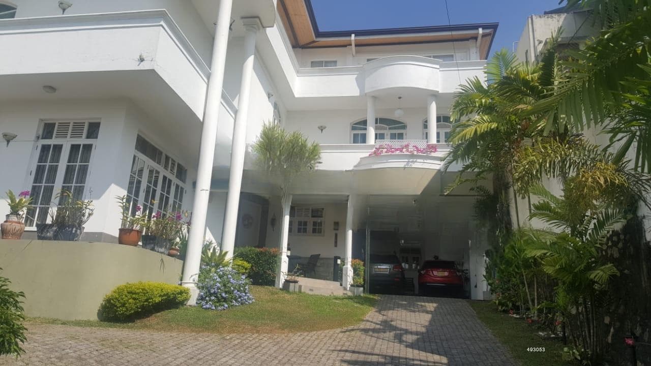 Luxury, spacious, modern three-storey house