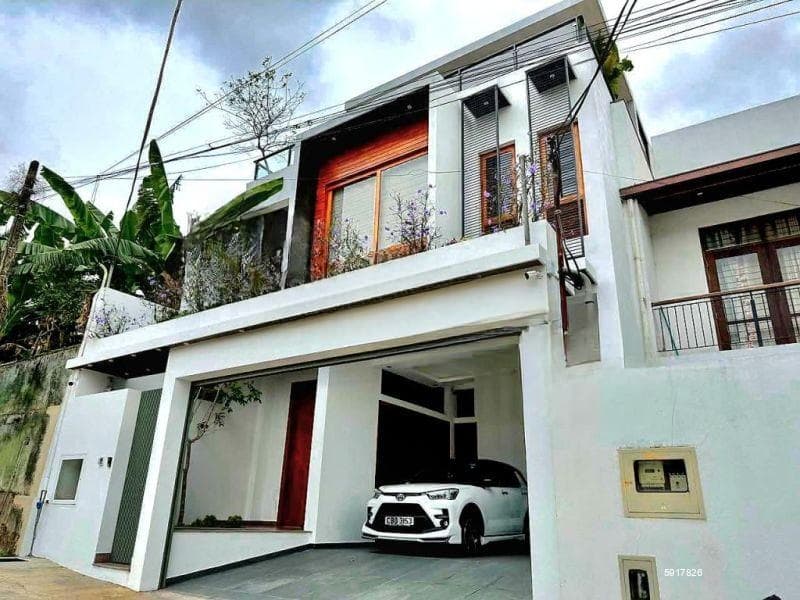 Fully Furnished B/N 3 Story House For Sale In Battaramulla