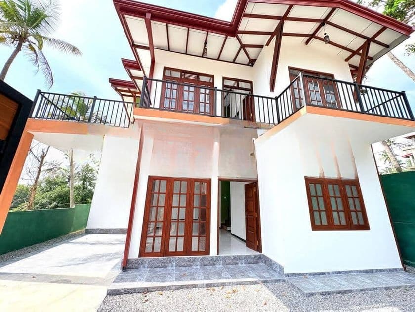 Luxury Two-Storey House for Sale – Kadawatha (Near Mavaramanadiya Town)