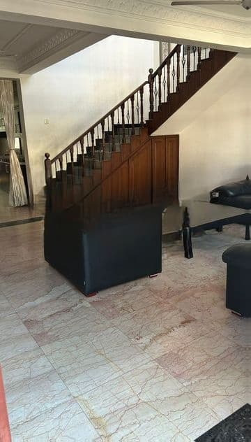 Three Story Building For Rent in Duplication Road Colombo 4