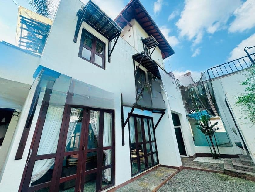 Furnished Luxury Villa for Sale Near Sri Jayawardenepura Hospital