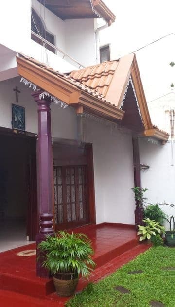 TWO STORIED SPACIOUS HOUSE FOR SALE COLOMBO 3 KOLLUPITIYA CHI2573