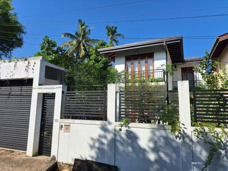Kiribathgoda Fully Furnished Luxury House for Sale (SSPH-106)