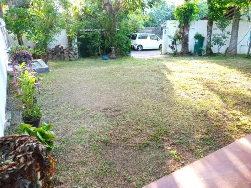 Land with Existing House for Sale in Boralesgamuwa