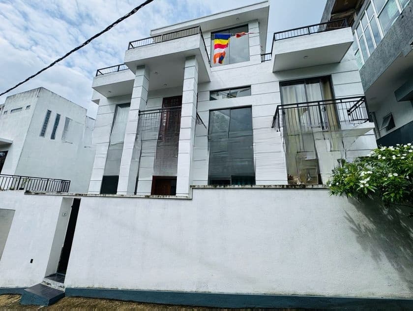 Modern 2 Story House for Sale in Piliyandala