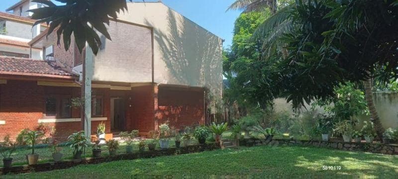 Land with house for sale in Colombo 6