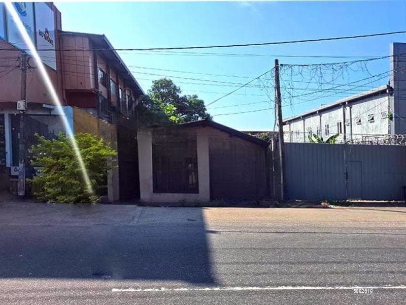 Prime Commercial Property for Sale in Peliyagoda — Facing Negombo Road.