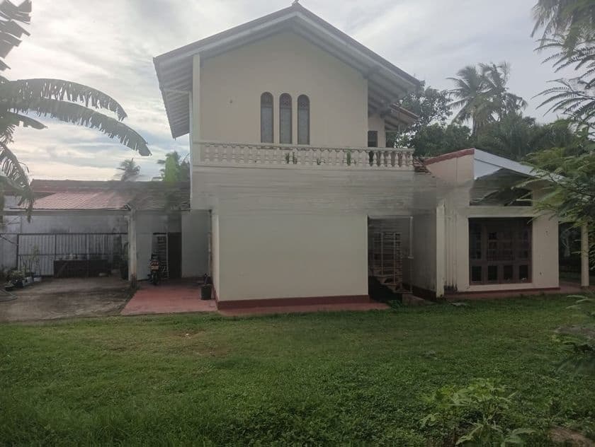 පදිංචිවිය හෑකි දෙමහල් නිවසක් සමග ඉඩමක් විකිනිමට හයිලෙවල්එකටආසන්නව මහරගම