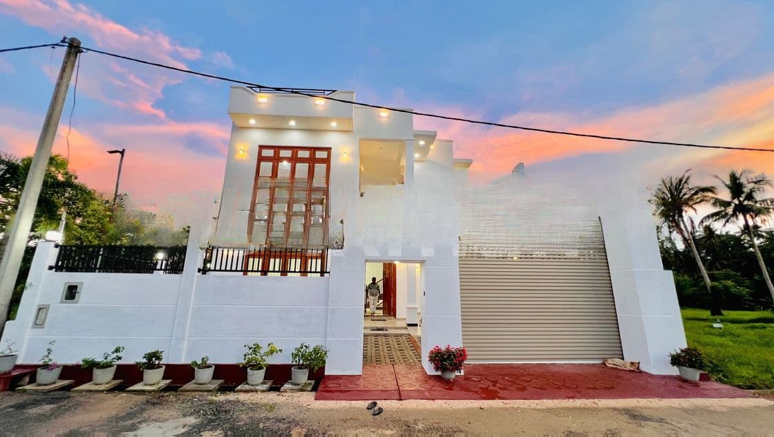 Nice Latest Box Modern Gated Community Luxury House For Sale In Negombo