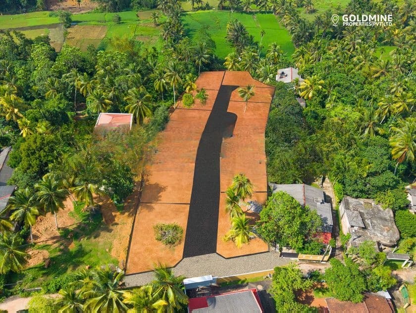 Land for sale in Kesbewa-Bandaragama road