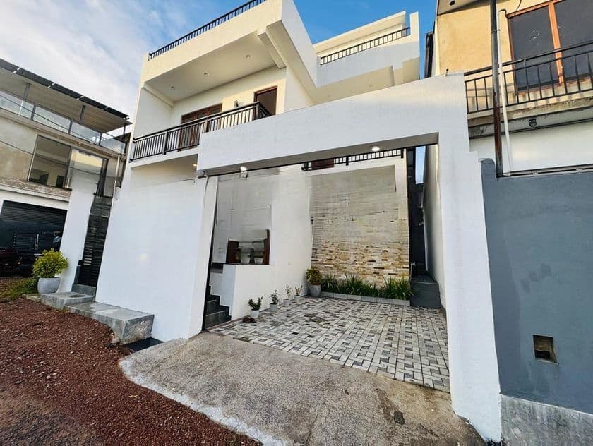 Brand New Modern Super Luxury 2 Storey House for Sale Piliyandala City