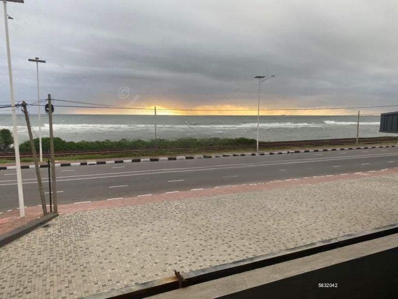 🌊 EXCLUSIVE ✔️ 60 Perch 🏙️Prime Platinum Commercial Land 📍Facing Marine Drive - Colombo 04 🎯 33-floor Appvd by UDA