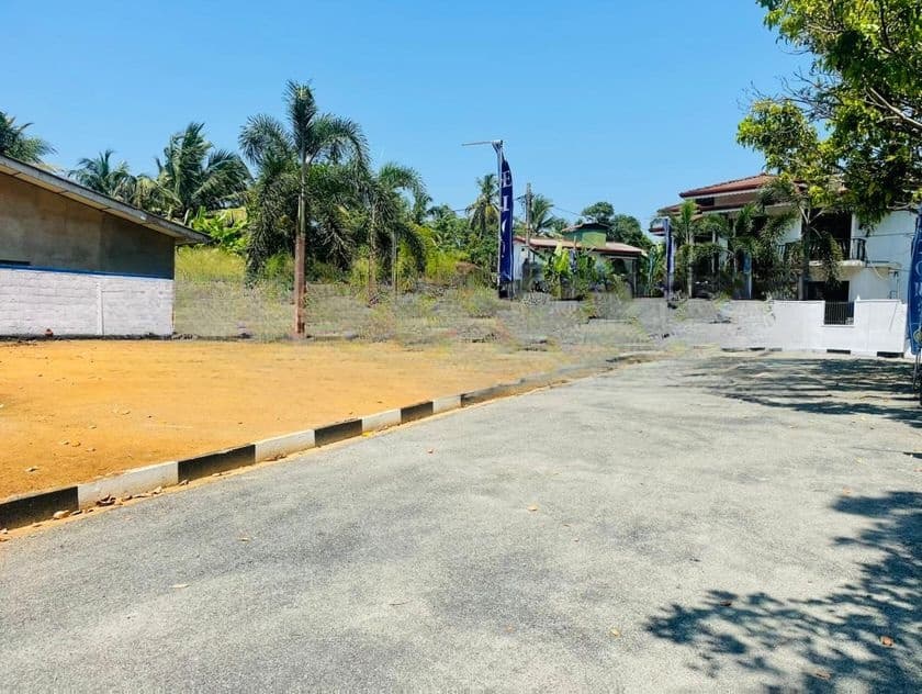 Land Plot for Sale in Welisara Mahabage